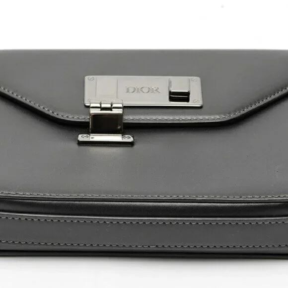 CHRISTIAN DIOR Black Leather Shoulder Bag - Picture 4 of 9